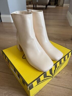 Circus by Sam Edelman Ozzie Bootie